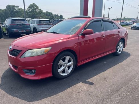 Used 2011 Toyota Camry SE w/ SE Extra-Value Pkg #1 FWD image 6
