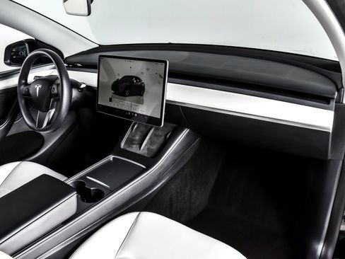 Used 2023 Tesla Model Y Long Range AWD/4WD image 21