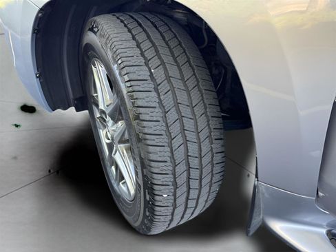 Used 2011 Lexus LX 570 4WD w/ Luxury Pkg image 39