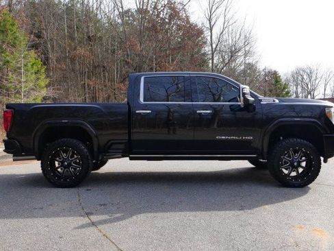 Used 2023 GMC Sierra 2500 Denali w/ Denali Black Diamond Edition image 42