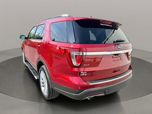 Used 2018 Ford Explorer XLT w/ Equipment Group 202A AWD/4WD image 4