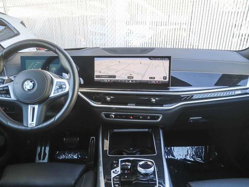 Certified 2025 BMW X5 M60i w/ Executive Package image 9