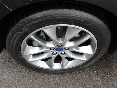 Used 2015 Ford Edge Titanium w/ Equipment Group 302A AWD/4WD image 20