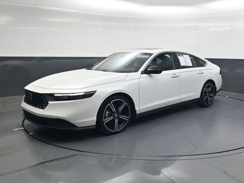 Used 2024 Honda Accord Sport image 8