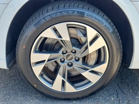 Used 2021 Audi e-tron Premium w/ Convenience Plus Package AWD/4WD image 22