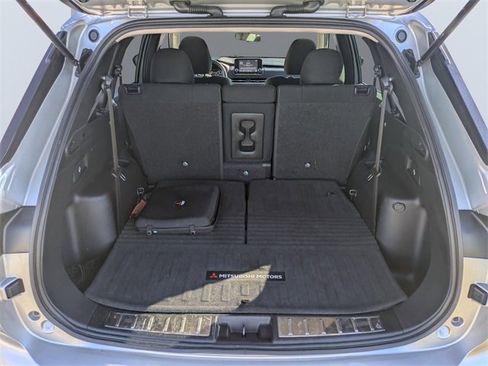 Used 2022 Mitsubishi Outlander ES image 12