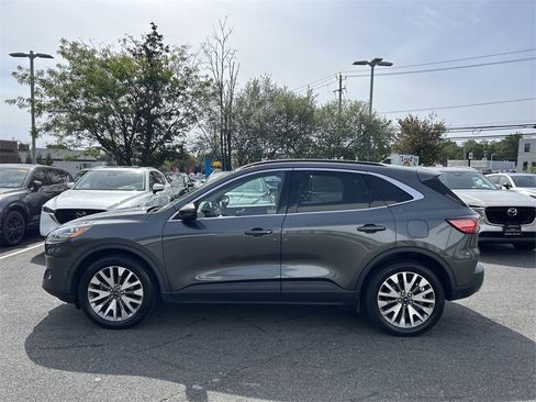 Used 2020 Ford Escape Titanium image 5