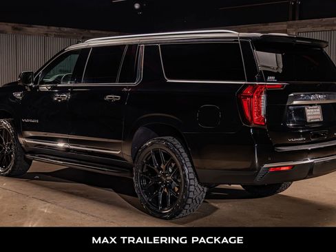 Used 2024 GMC Yukon XL SLT w/ SLT Luxury Package image 7