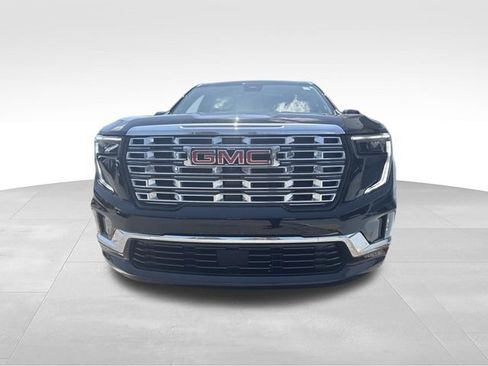 Used 2024 GMC Acadia Denali w/ Super Cruise Package FWD image 2