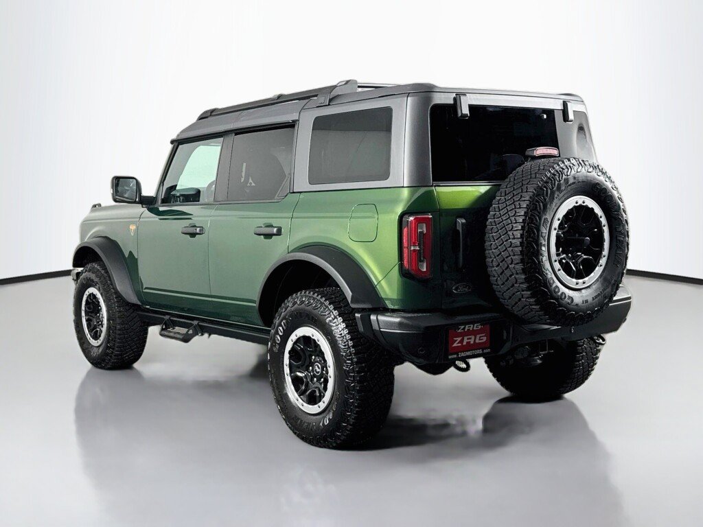Used 2023 Ford Bronco Badlands w/ Sasquatch Package AWD/4WD image 3