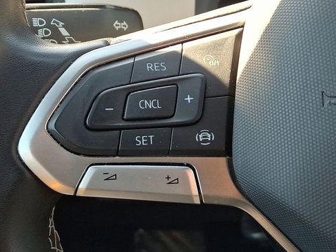 Used 2023 Volkswagen Atlas Cross Sport SE image 21