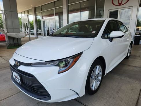 Certified 2024 Toyota Corolla LE w/ LE Convenience Package FWD image 6