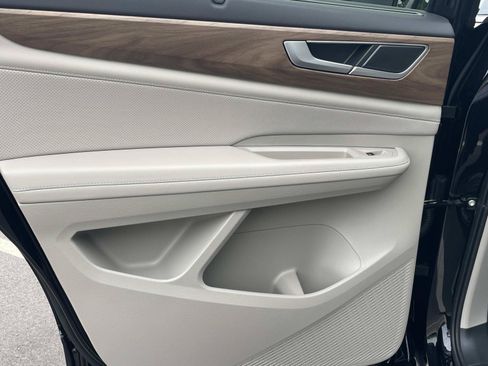 New 2026 Volkswagen Atlas SE FWD image 12