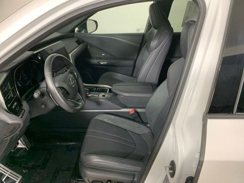 Used 2024 Lexus TX 500h AWD image 25