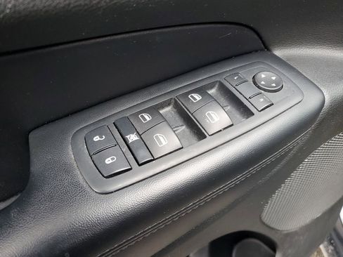 Used 2015 Jeep Grand Cherokee Altitude image 23