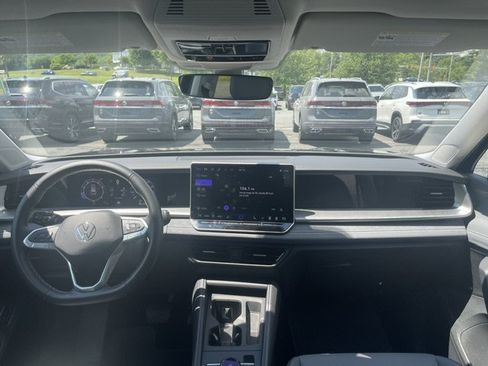 New 2026 Volkswagen Tiguan SE AWD/4WD image 6
