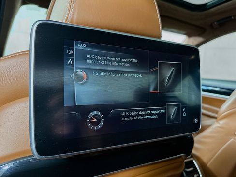 Used 2016 BMW 750i xDrive image 26