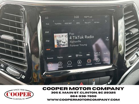 Used 2021 Jeep Cherokee Limited image 24