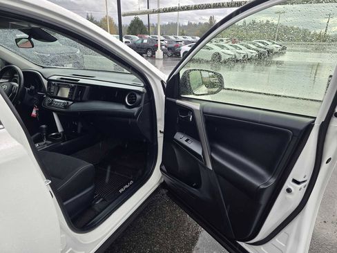 Certified 2017 Toyota RAV4 XLE image 10
