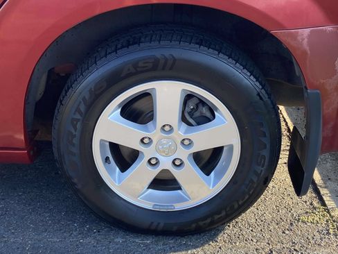 Used 2009 Chrysler Town & Country Touring FWD image 11