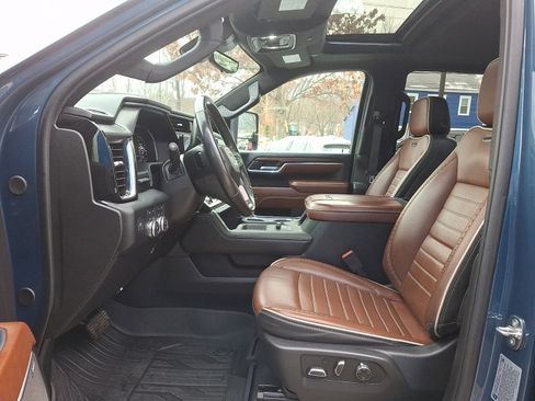 Used 2024 GMC Sierra 3500 Denali Ultimate image 13