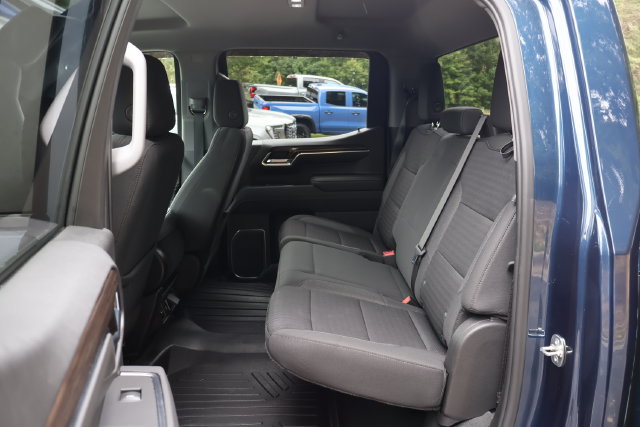 Used 2023 Chevrolet Silverado 1500 LT AWD/4WD image 20