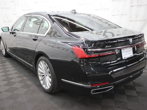 Used 2022 BMW 740i xDrive w/ Premium Package AWD/4WD image 4