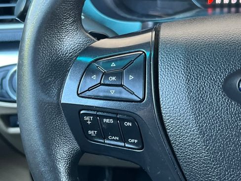 Used 2016 Ford Explorer XLT w/ Equipment Group 202A AWD/4WD image 27