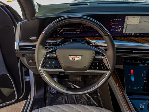 Used 2026 Cadillac Escalade Platinum Sport w/ LPO, ONYX Package image 19