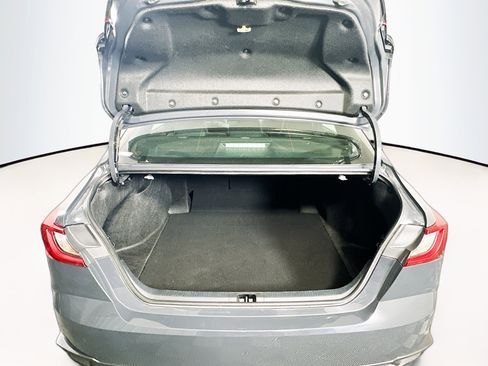 Used 2025 Toyota Camry SE image 30