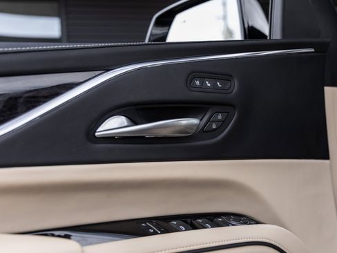 Used 2023 Cadillac Escalade Premium Luxury image 19