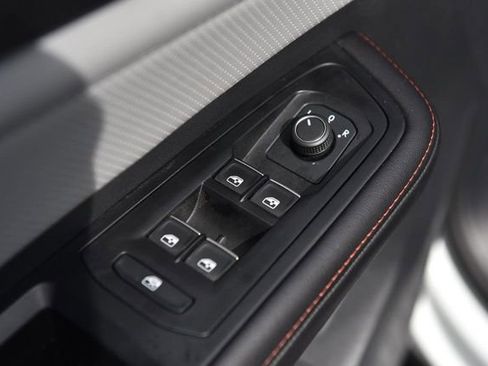 Used 2025 Volkswagen Atlas Peak Edition SE image 8