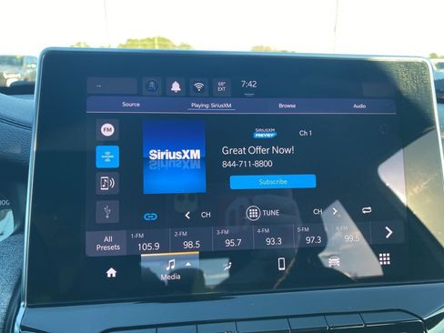 Used 2024 Jeep Compass Latitude image 24