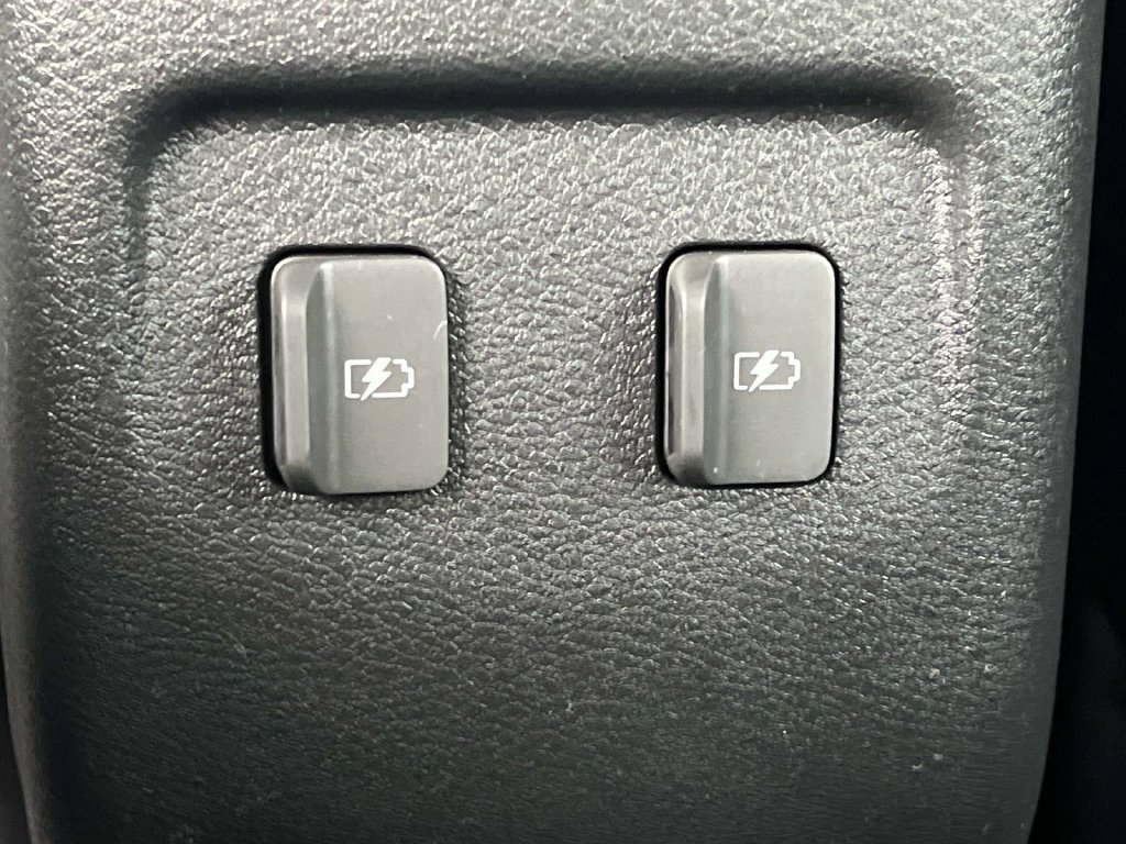 Used 2023 Nissan Kicks SV FWD image 18
