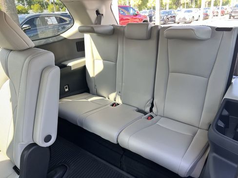 Used 2024 Toyota Grand Highlander AWD image 33