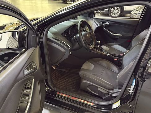 Used 2018 Ford Focus ST image 11