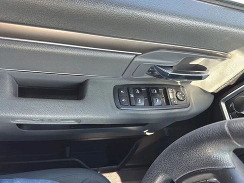 Used 2019 RAM 1500 Classic SLT AWD/4WD image 21