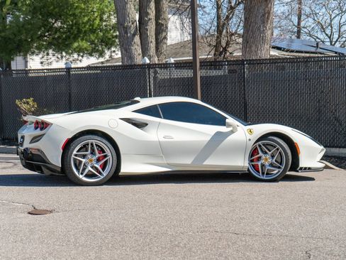 Used 2021 Ferrari F8 Tributo RWD image 33