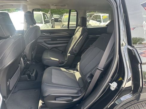 Used 2023 Jeep Grand Cherokee L Laredo w/ Luxury Tech Group I AWD/4WD image 9