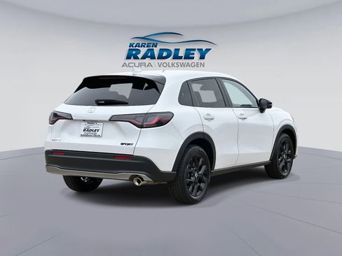 Used 2025 Honda HR-V Sport image 2