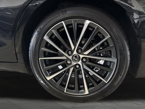 Certified 2025 Lexus ES 350 w/ Premium Package image 22