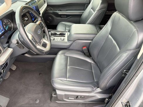 Used 2024 Ford Expedition XLT AWD/4WD image 5