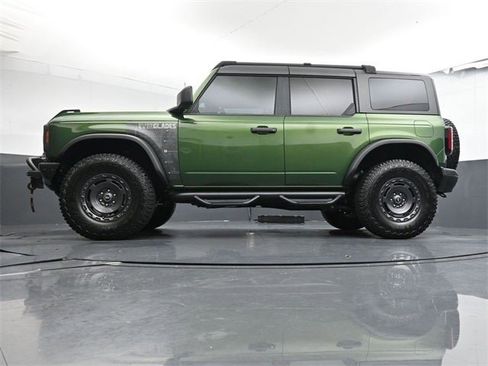 Used 2024 Ford Bronco Everglades image 33