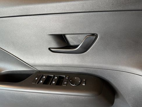 Used 2026 Hyundai Kona SEL Sport FWD image 19