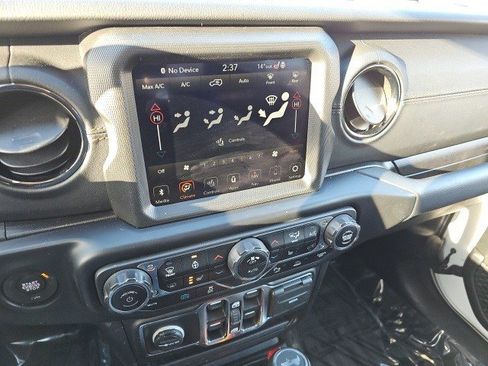 Used 2021 Jeep Wrangler Unlimited Sahara image 24