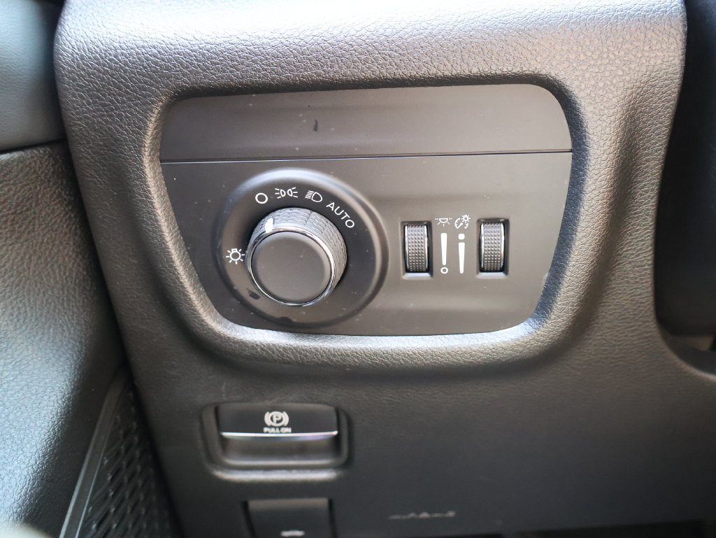 Used 2024 Jeep Grand Cherokee Altitude AWD/4WD image 30