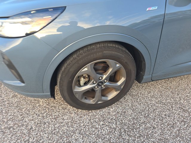 Used 2023 Ford Escape ST-Line w/ Tech Pack #1 FWD image 6