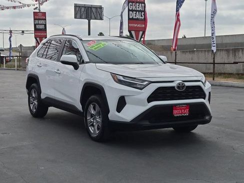 Used 2025 Toyota RAV4 XLE FWD image 3