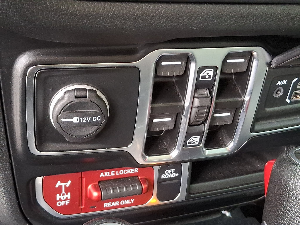 Used 2024 Jeep Wrangler Unlimited AWD/4WD image 24