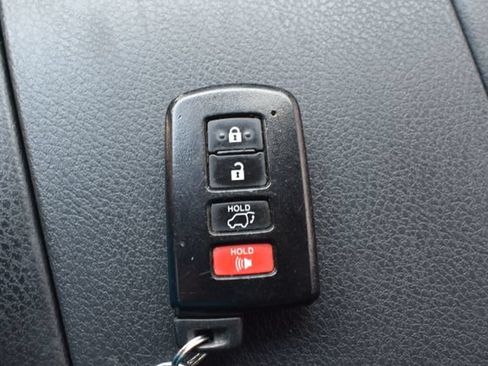 Used 2015 Toyota Highlander XLE AWD/4WD image 33